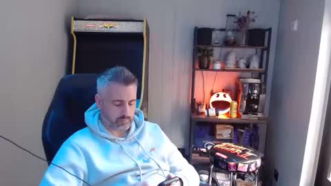 anonymousblokeuk online show from September 16, 11:44 am
