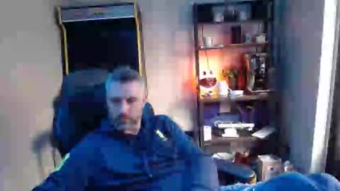 Snapshot of anonymousblokeuk chatting on November 4, 10:58 am anonymousblokeuk online show from November 4, 10:58 am