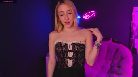 Anora Babe online show from March 28, 2:49 pm