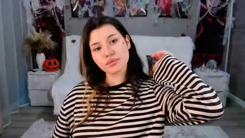 Anora online show from November 7, 1:22 pm