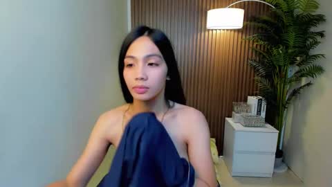 Snapshot of anqelic chatting on December 1, 7:36 pm Stacy Maurice online show from December 1, 7:36 pm