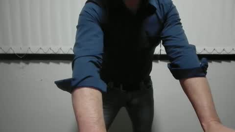 Snapshot of antarctic_male33 chatting on January 9, 7:10 am antarctic male online show from January 9, 7:10 am