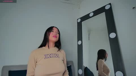 Snapshot of anthonellasweett_ chatting on March 31, 3:08 am Anthonella online show from March 31, 3:08 am