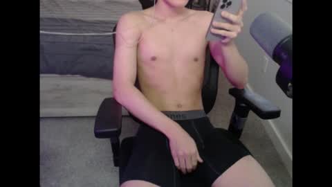 Snapshot of anthony30011 chatting on February 19, 12:39 am anthony30011 online show from February 19, 12:39 am