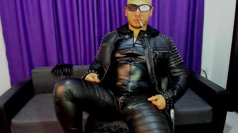 Snapshot of anthony_hard_ chatting on December 9, 2:24 am Anthony online show from December 9, 2:24 am