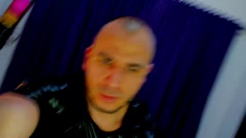 Snapshot of anthony_hard_ chatting on February 5, 12:31 am Anthony online show from February 5, 12:31 am