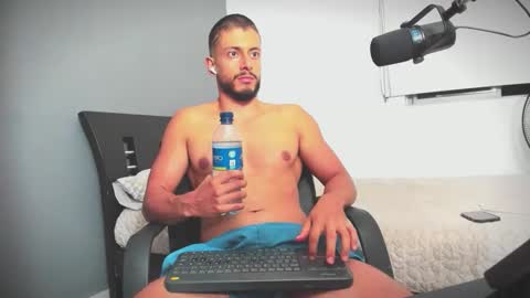 Snapshot of anthonydaddi chatting on October 28, 12:58 am Anthony J. Blake online show from October 28, 12:58 am