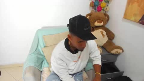 Snapshot of anthoy_wayans chatting on February 28, 1:39 am online show from February 28, 1:39 am