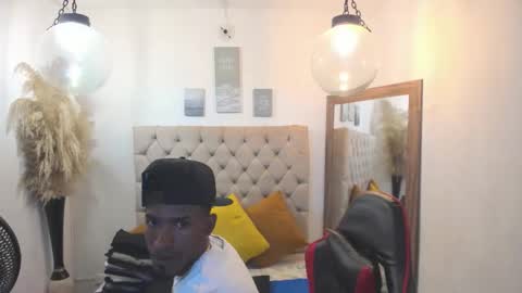 Snapshot of anthoy_wayans chatting on March 16, 12:49 am online show from March 16, 12:49 am