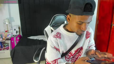 Snapshot of anthoy_wayans chatting on March 28, 12:43 am online show from March 28, 12:43 am
