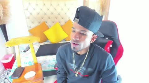 Snapshot of anthoy_wayans chatting on March 29, 12:32 am online show from March 29, 12:32 am