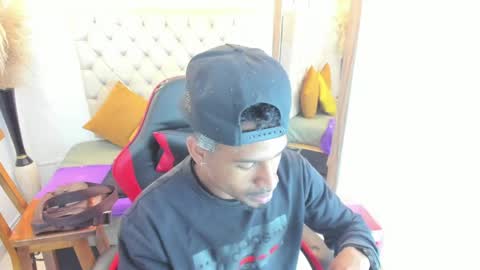 Snapshot of anthoy_wayans chatting on April 15, 10:10 pm online show from April 15, 10:10 pm