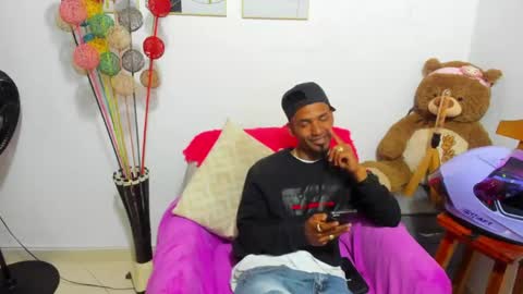 Snapshot of anthoy_wayans chatting on April 27, 12:19 am online show from April 27, 12:19 am