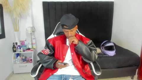 Snapshot of anthoy_wayans chatting on May 1, 12:26 am online show from May 1, 12:26 am