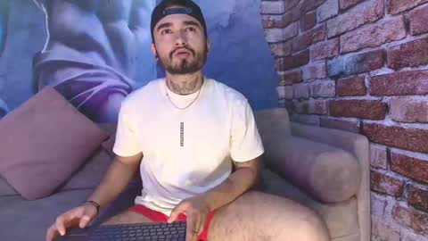 Snapshot of antoinemoretti chatting on October 1, 7:09 pm antoinemoretti online show from October 1, 7:09 pm