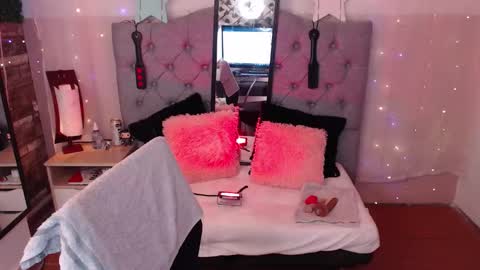 antolyh_c online show from February 5, 12:32 pm