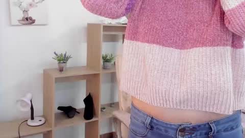 Snapshot of antoneella__ chatting on October 2, 12:12 pm Antonella online show from October 2, 12:12 pm