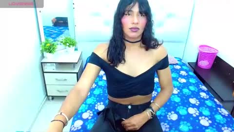 antonela_xx3 online show from December 30, 8:15 pm