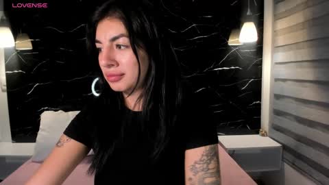 Snapshot of antonella__rouse chatting on December 7, 9:06 am Antonella online show from December 7, 9:06 am