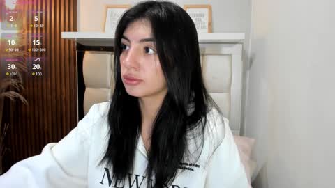 Snapshot of antonella__rouse chatting on December 19, 10:00 pm Antonella online show from December 19, 10:00 pm