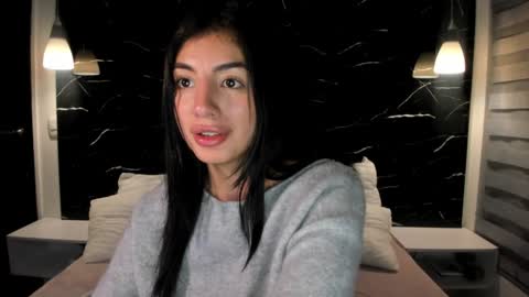 Snapshot of antonella__rouse chatting on December 22, 7:44 am Antonella online show from December 22, 7:44 am