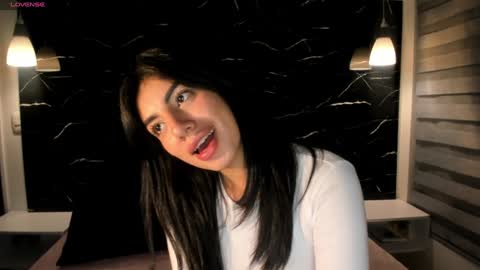 Snapshot of antonella__rouse chatting on December 27, 4:26 am Antonella online show from December 27, 4:26 am