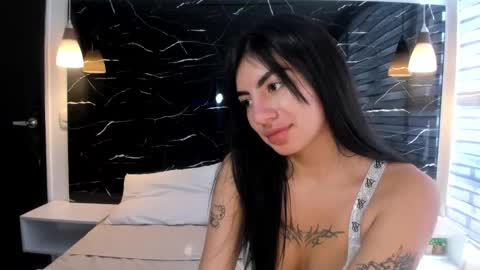 Snapshot of antonella__rouse chatting on February 7, 9:15 pm Antonella online show from February 7, 9:15 pm