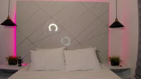 Snapshot of antonella__rouse chatting on February 28, 12:10 am Antonella online show from February 28, 12:10 am