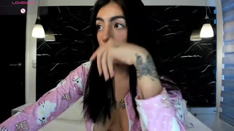 Snapshot of antonella__rouse chatting on March 10, 8:23 pm Antonella online show from March 10, 8:23 pm