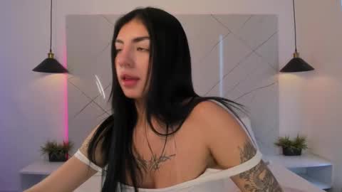 Snapshot of antonella__rouse chatting on October 2, 9:22 pm Antonella online show from October 2, 9:22 pm