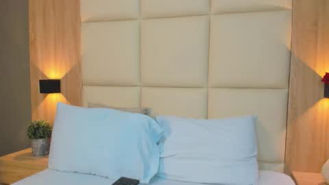 A N T O N E L L A  online show from November 14, 11:20 am