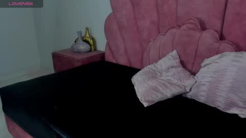 antonella_foxxxx online show from December 16, 3:06 pm