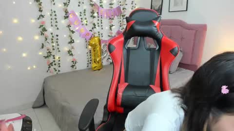 Snapshot of antonella_heinz_ chatting on December 11, 9:55 pm Antonella online show from December 11, 9:55 pm