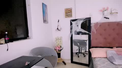 antonella online show from October 17, 10:40 am