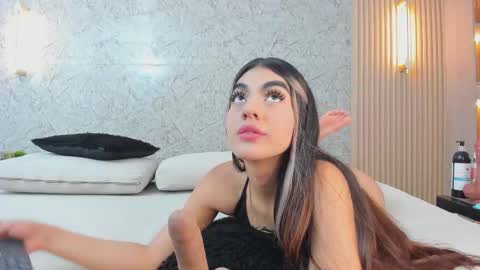 Snapshot of antonella_west chatting on September 29, 8:57 pm Anto online show from September 29, 8:57 pm