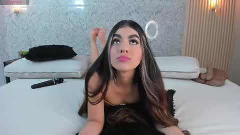 Snapshot of antonella_west chatting on October 15, 9:48 pm Anto online show from October 15, 9:48 pm