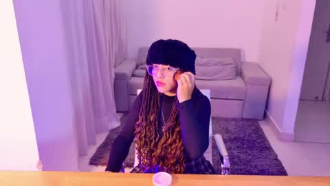 Antonella online show from May 6, 12:30 am