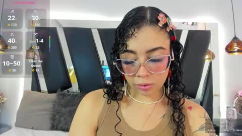 A N T O N E L L E  online show from November 5, 11:32 am