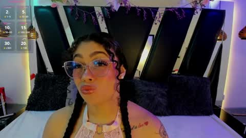 A N T O N E L L E  online show from April 28, 11:15 am
