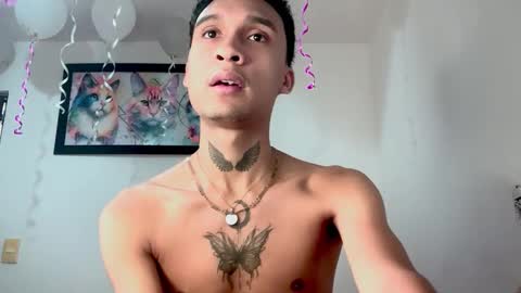 Snapshot of antonhyjared0 chatting on February 26, 8:52 pm Antonhy Jared online show from February 26, 8:52 pm