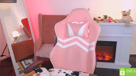 Snapshot of antonia_ferrero chatting on September 21, 6:15 am antonia_ferrero online show from September 21, 6:15 am