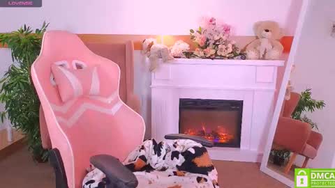 Snapshot of antonia_ferrero chatting on December 5, 8:45 am antonia_ferrero online show from December 5, 8:45 am