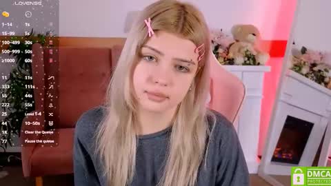 Snapshot of antonia_ferrero chatting on January 11, 9:14 am antonia_ferrero online show from January 11, 9:14 am