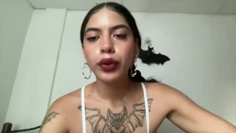 Snapshot of antoniabloom chatting on December 7, 10:06 pm Antonia online show from December 7, 10:06 pm
