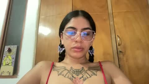 Snapshot of antoniabloom chatting on February 25, 10:50 pm Antonia online show from February 25, 10:50 pm