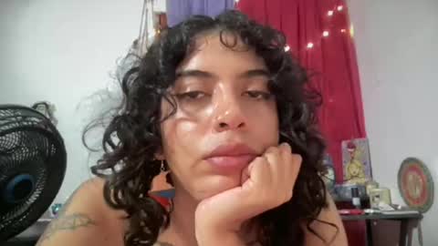 Antonia online show from December 3, 5:15 am