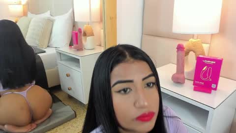 Snapshot of antoniaross chatting on March 31, 12:05 pm Antonia online show from March 31, 12:05 pm
