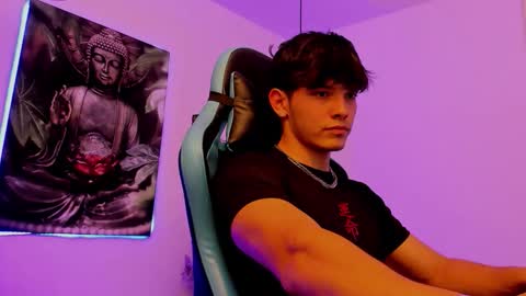 Snapshot of antonio_pascal_ chatting on February 12, 11:00 pm Antonio pascal online show from February 12, 11:00 pm