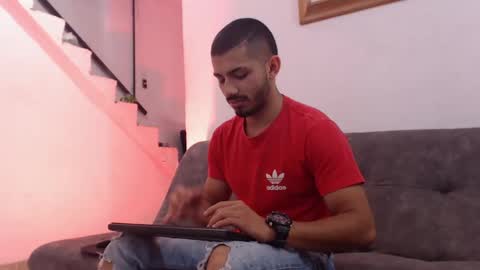 Snapshot of antoniocuervo chatting on February 11, 4:46 pm Hadez online show from February 11, 4:46 pm