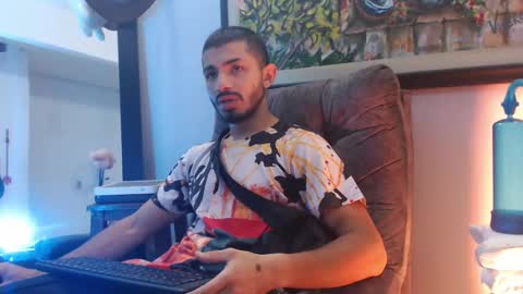 Snapshot of antoniocuervo chatting on February 20, 12:15 pm Hadez online show from February 20, 12:15 pm